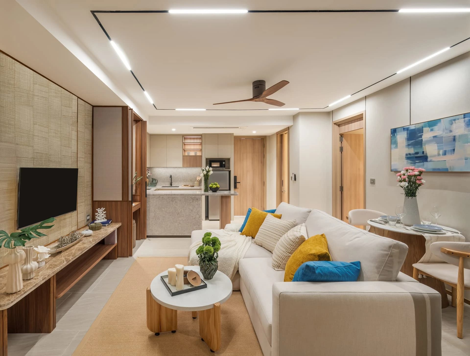 Three-bedroom 113 m² — developer's show unit · 1